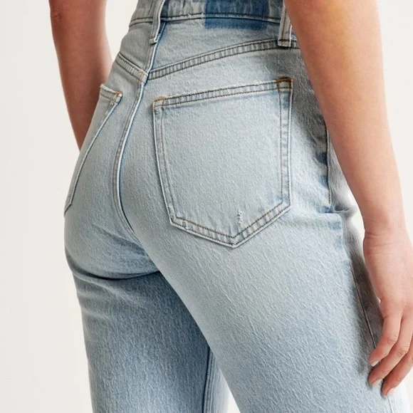 Abercrombie & Fitch Women's Light Wash Straight Leg Jeans - Picture 5 of 10